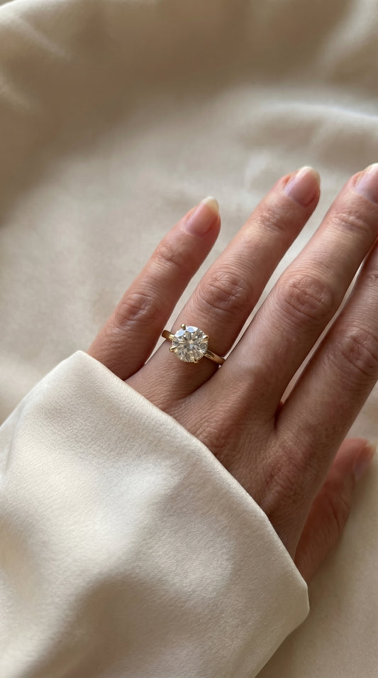 Luna Veil Round Ring