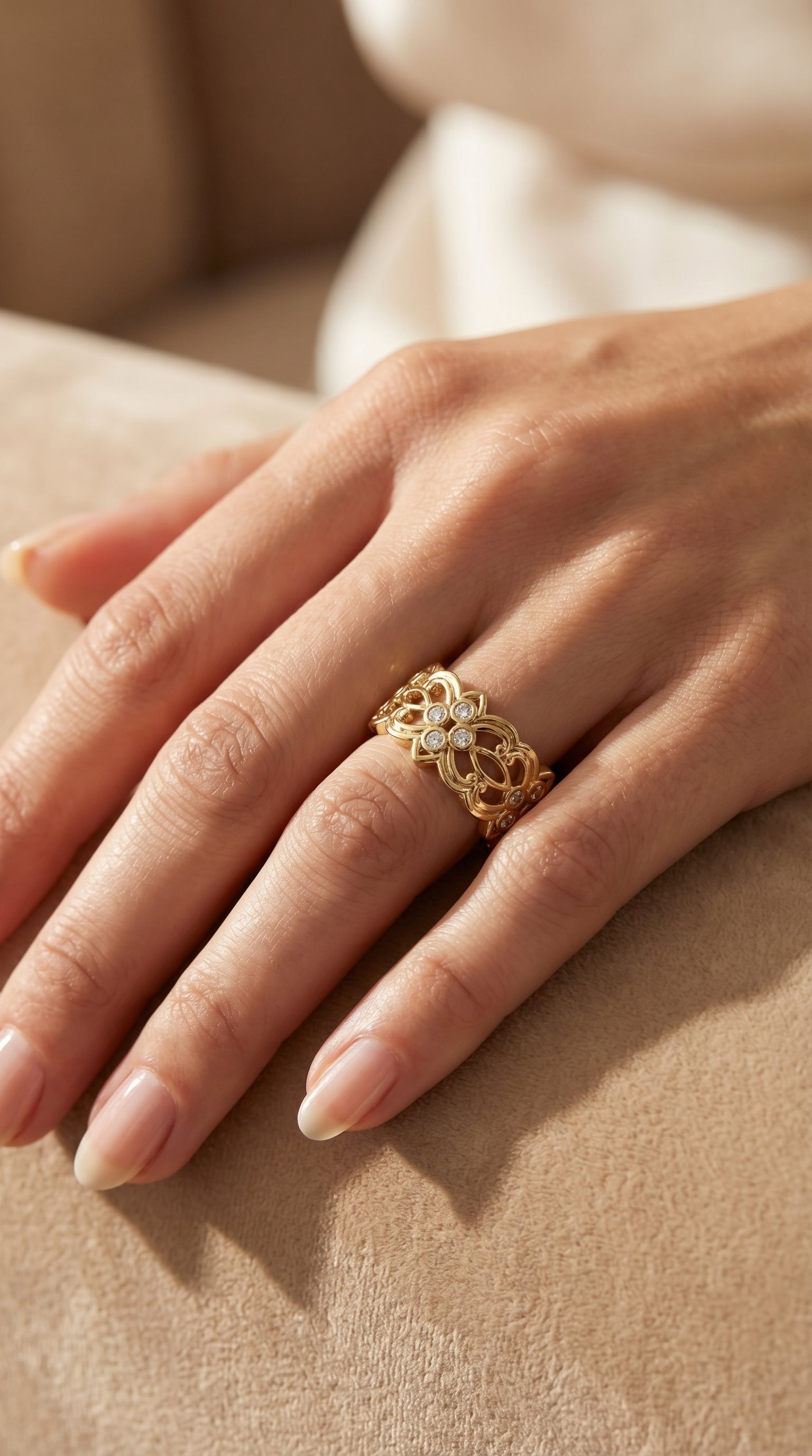 Floral Diamond Wide Vintage Band