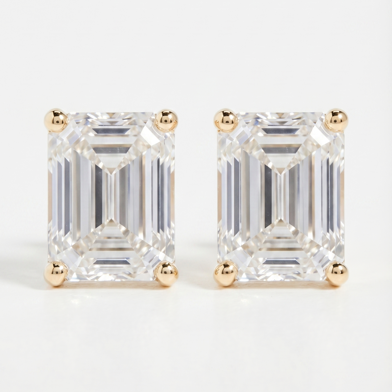 Emerald Diamond Earring Stud