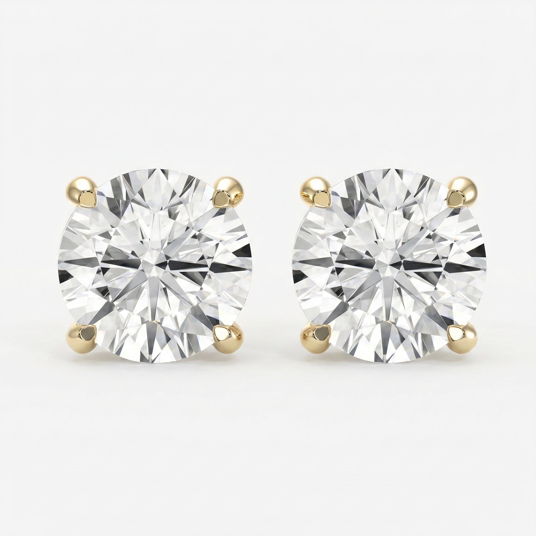 Round Diamond Stud Earring