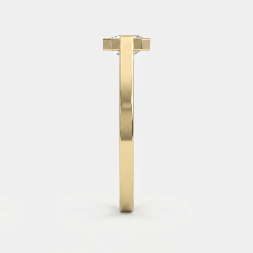 The Aurelia Half-Bezel Ascher Ring