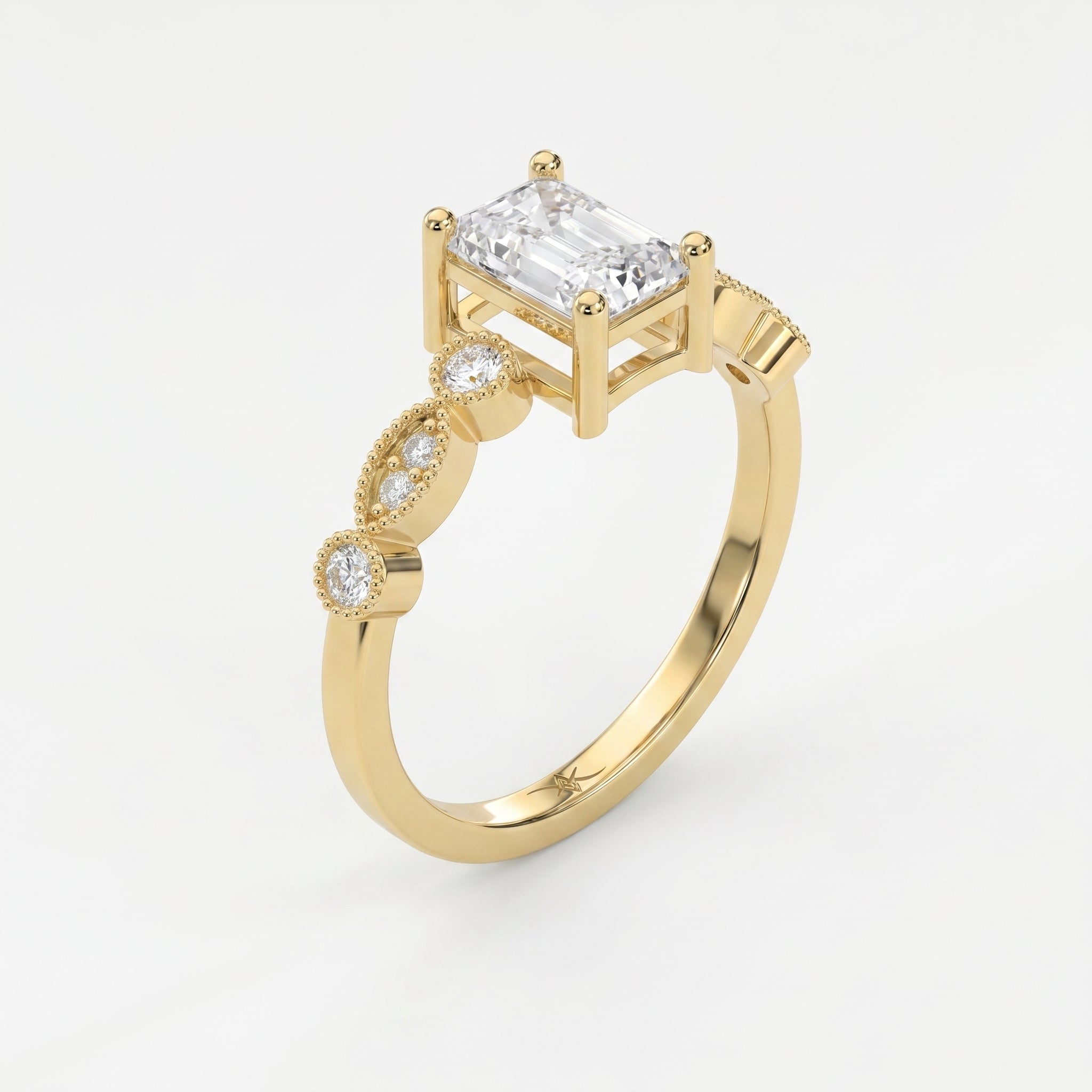 Antique Line Emerald Ring