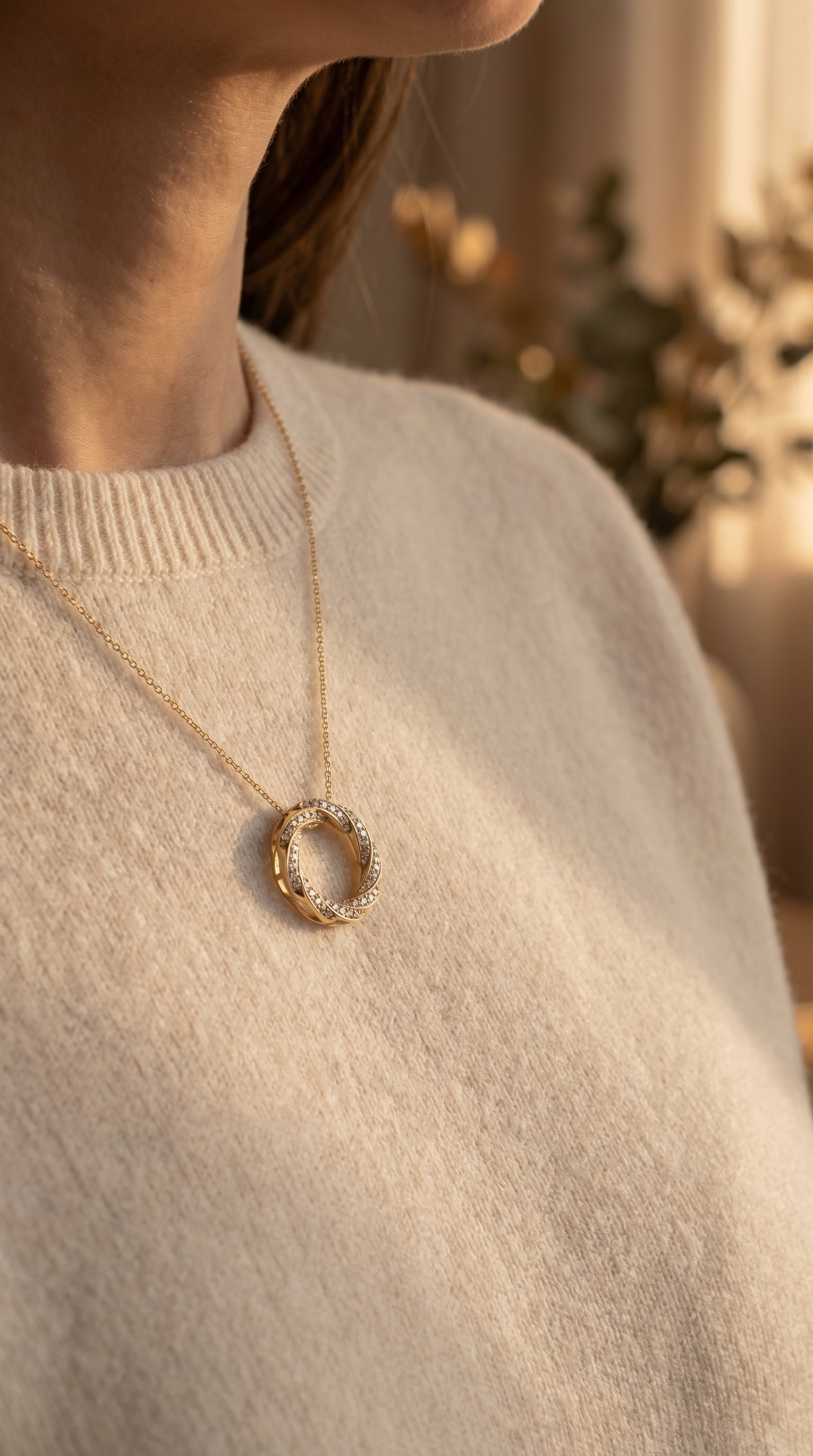 Round Diamond Twisted Circle of Life Fashion Necklace
