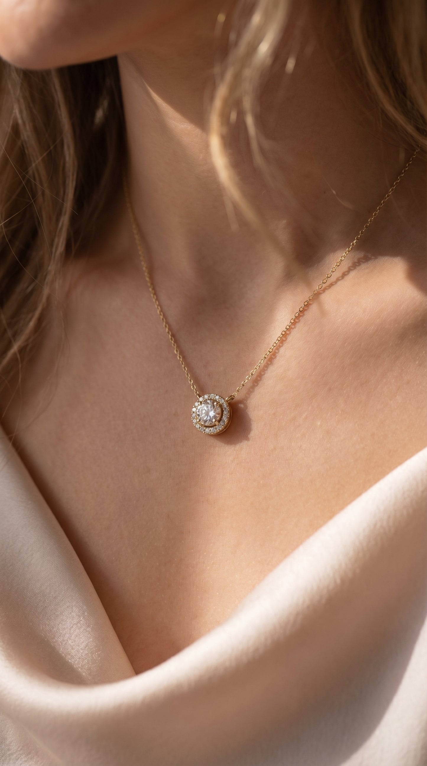 Round Shape Diamond and Side Stone Halo Design Necklace