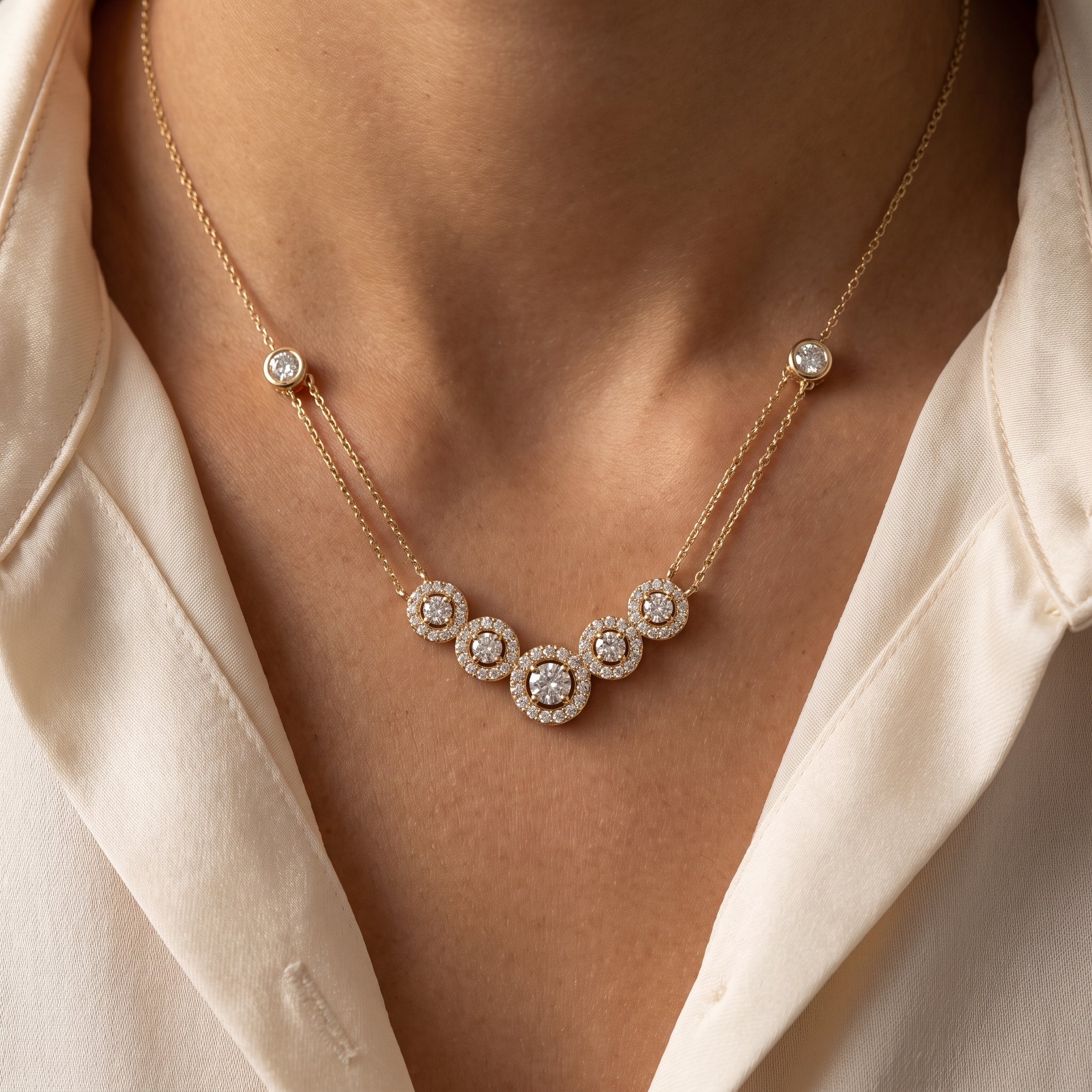 Elegant Round Brilliant Halo Design Fashion Necklace