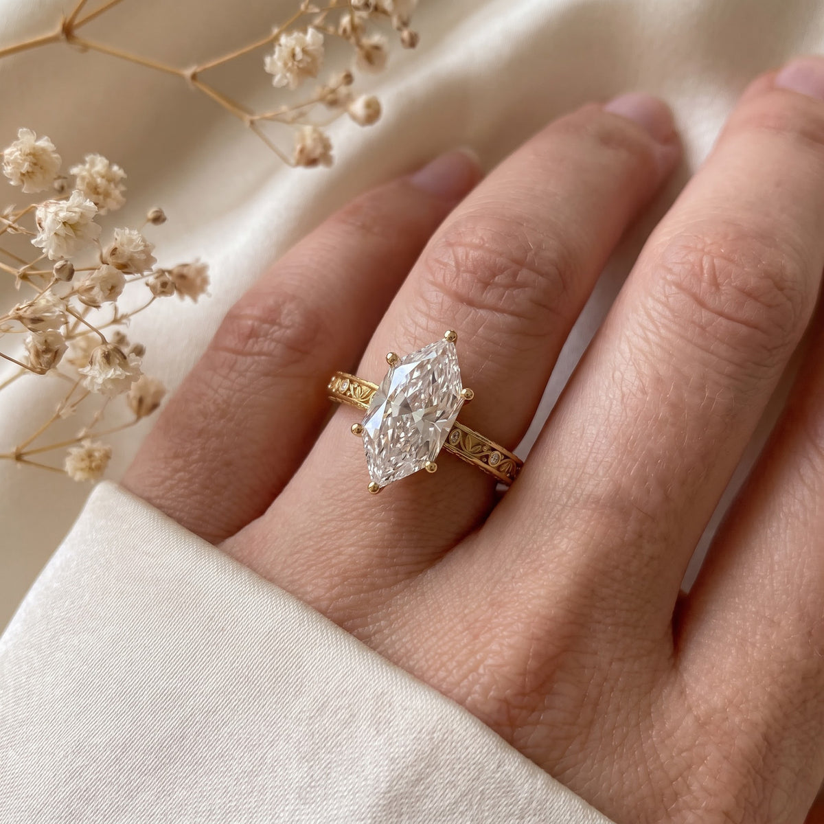 Élan Fleur Dutch Marquise Diamond Botanical Vintage Ring
