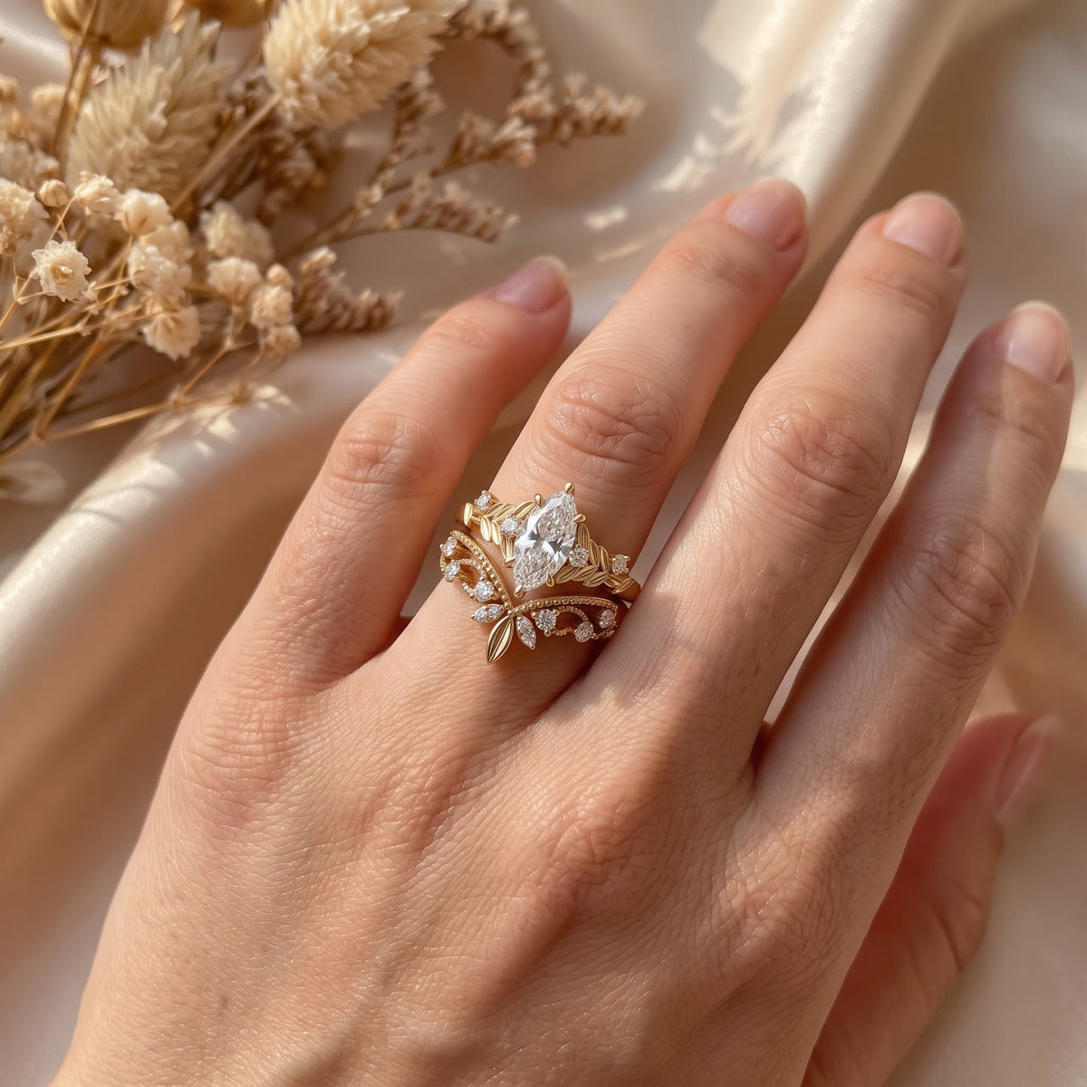 Luxury Marquise-Cut Diamond Floral Vintage Engagement Ring
