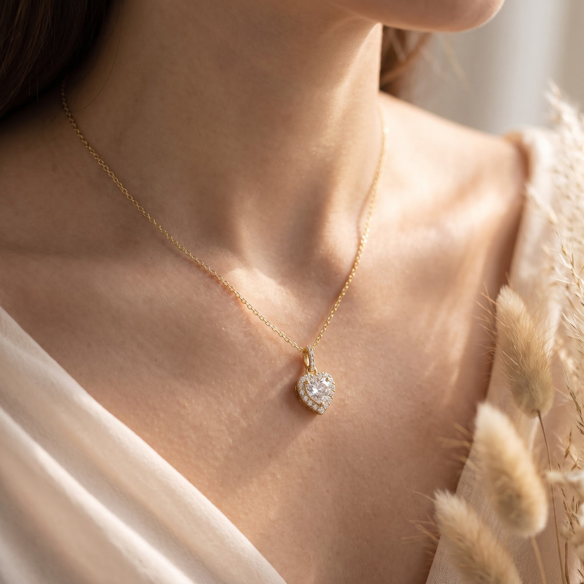 Luxury Elegant Heart Diamond Halo Pendant Necklace