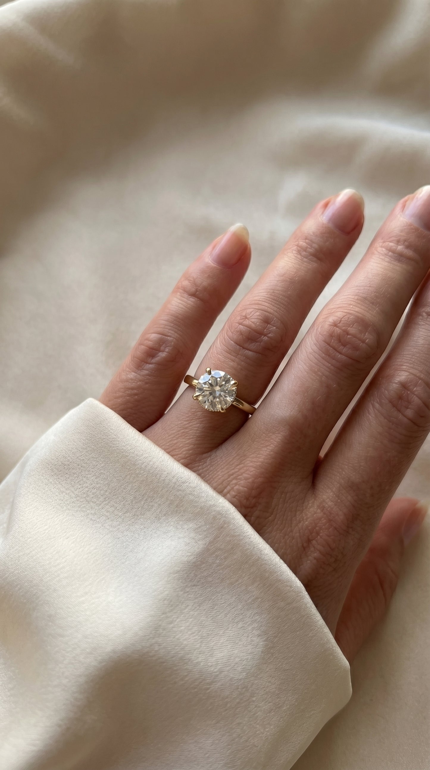 Luna Veil Round Ring