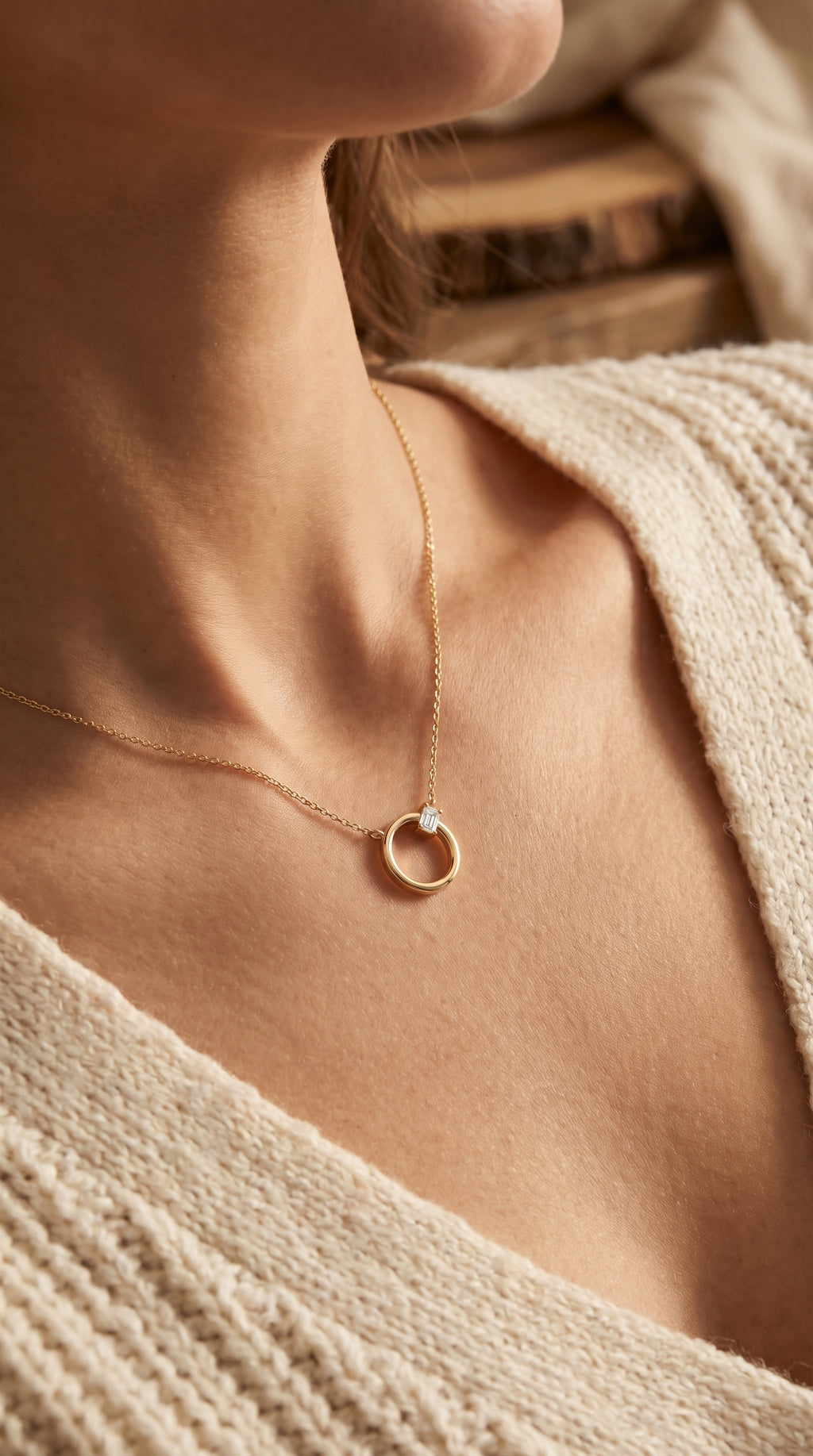 Circle Design Diamond Pendant Necklace