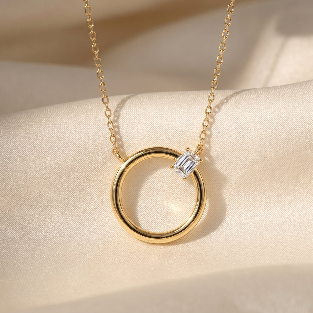 Circle Design Diamond Pendant Necklace