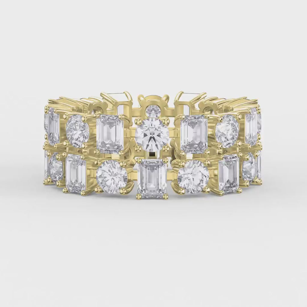 Uniqe Statement Wide Round & Emerald Diamond Band